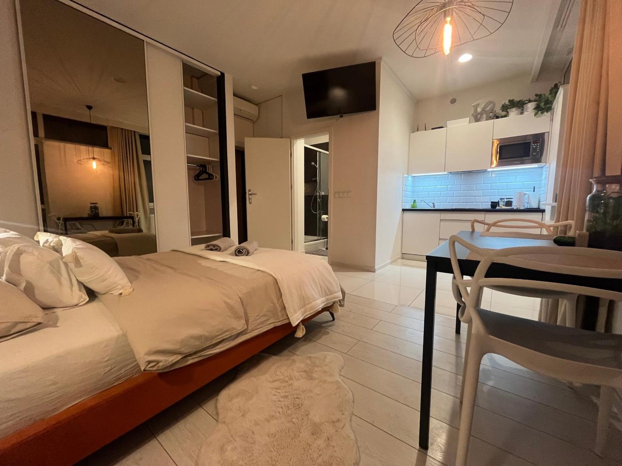 Apartament I Love Piotrkowska Z Wielkim Lustrem, Balkonem I Klimatyzacja ウッチ エクステリア 写真